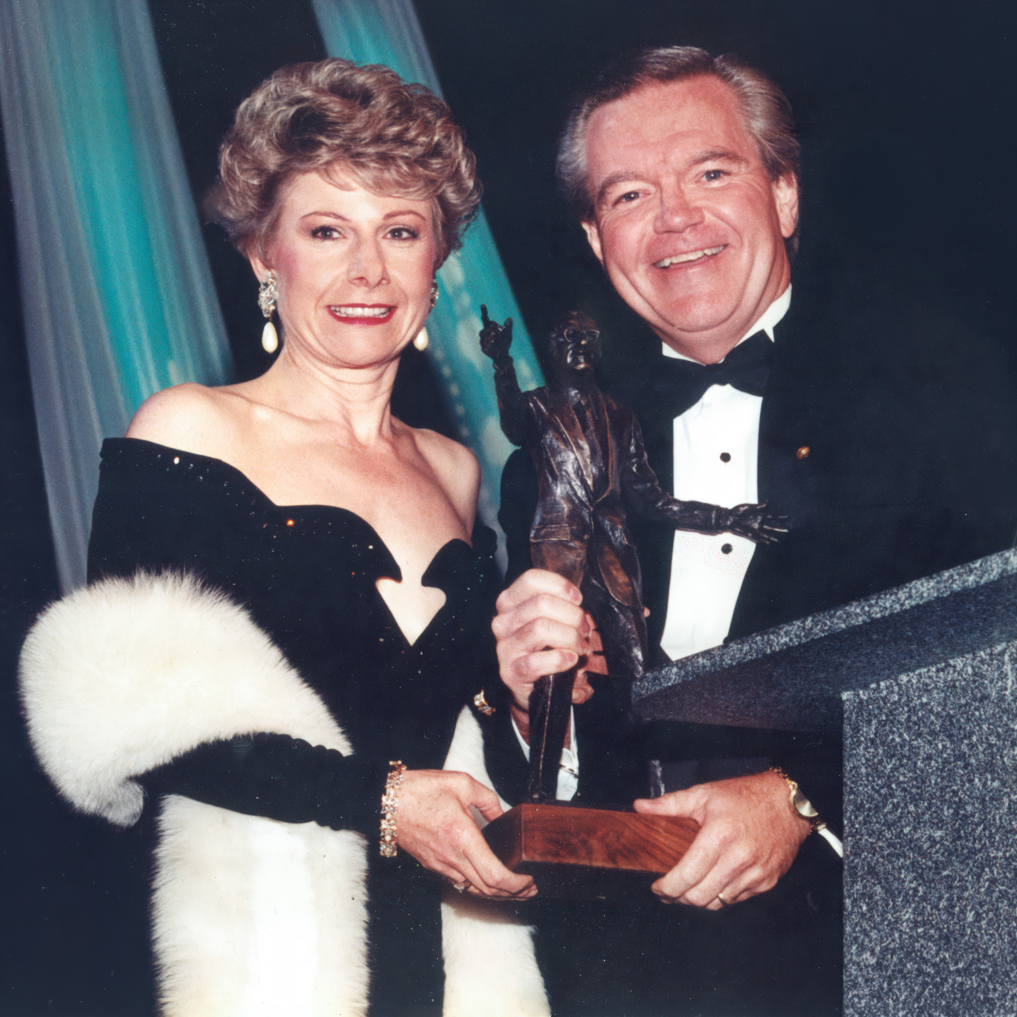 Patricia accepts Cavett Award